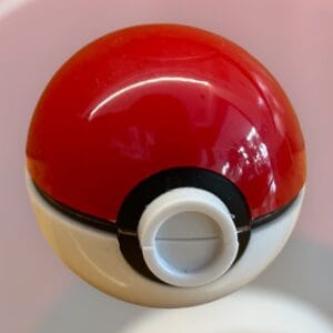 Grinder Pokémon: Pikachu o Pokéball